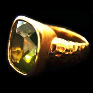 Ring; 22Ct Yellow Gold Natural Green Zircon 1