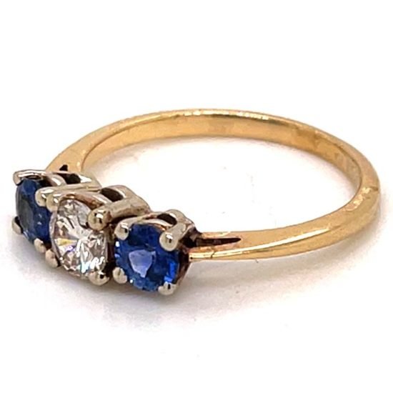 Sapphire And Diamond 3 Stone Ring 2