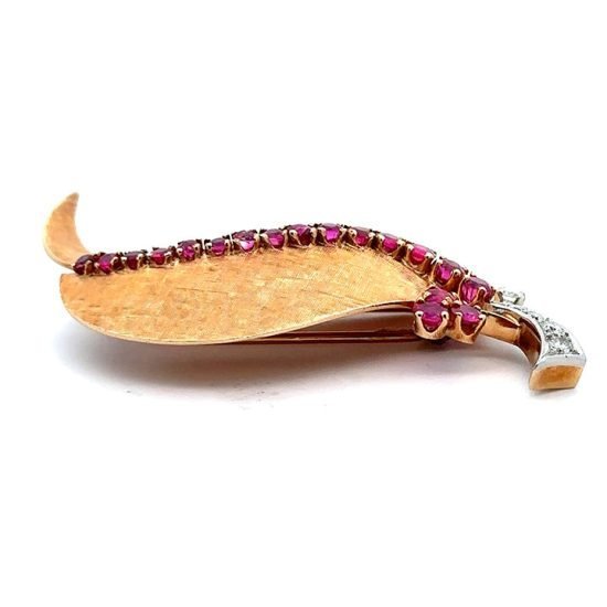 Retro Period Double Clips In Yellow Gold With Rubies 6