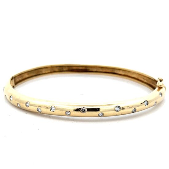 Flush Set Diamond Bangle Bracelet 18Kt Yellow Gold 1