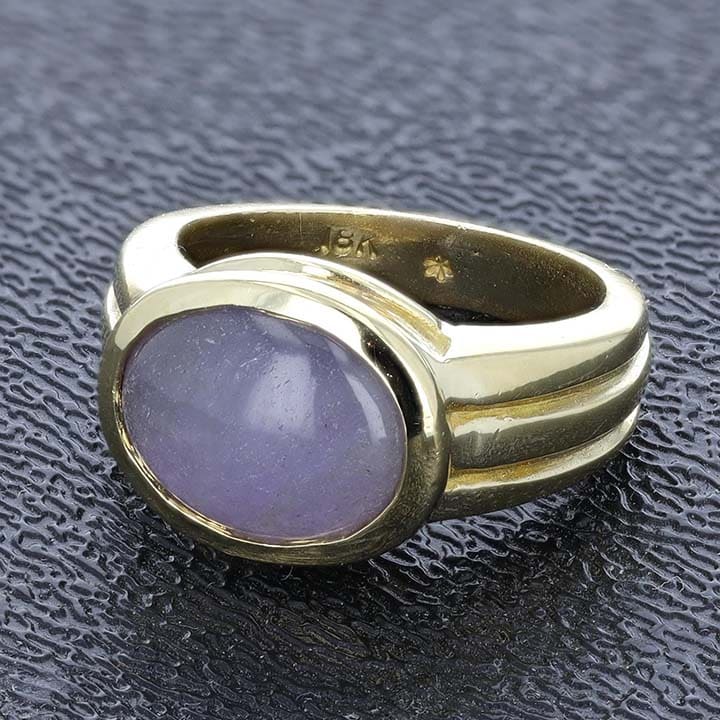 Vintage 1980S 18K Yellow Gold Natural Lavender Jadeite Cabochon Ring – East-West Bezel Setting 1 Vintage 1980S 18K Yellow Gold Natural Lavender Jadeite Cabochon Ring – East-West Bezel Setting