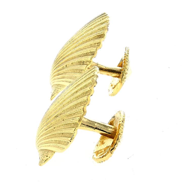 18K Yellow Gold Hand-Engraved Clam Shell Cuff Links With Limpet Shell Toggle Backs 2 18K Yellow Gold Hand-Engraved Clam Shell Cuff Links With Limpet Shell Toggle Backs - Image 2